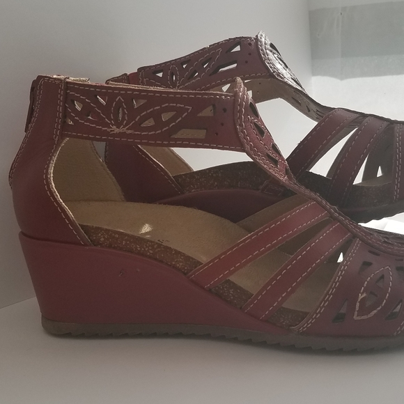 Earth origin, red kingsley like new - Picture 5 of 9